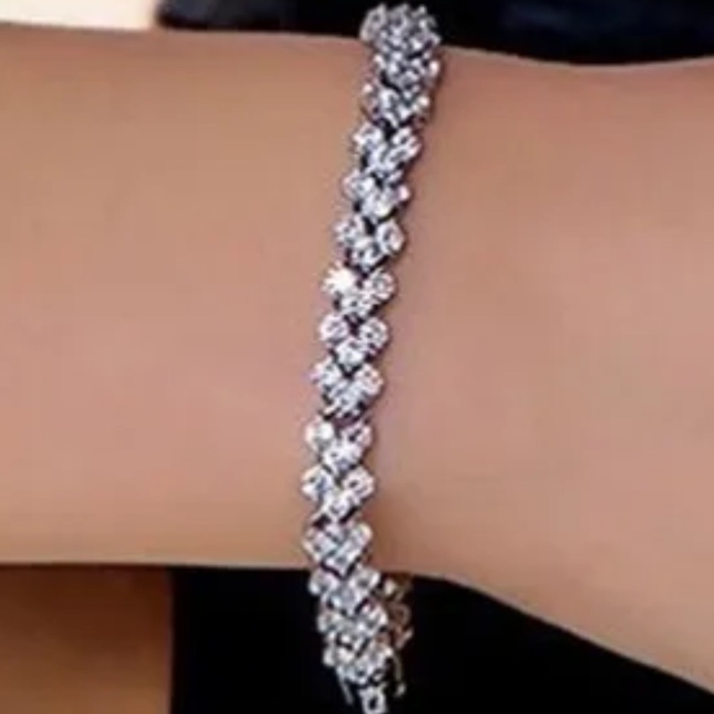 Gold and Crystal Bracelet - Picture 4 of 5